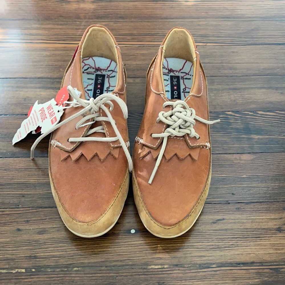 Oliberte nubuck leather fringe shoe 36/6